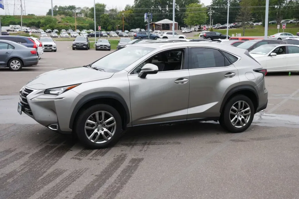 2016 Lexus NX 200t AWD photo 1