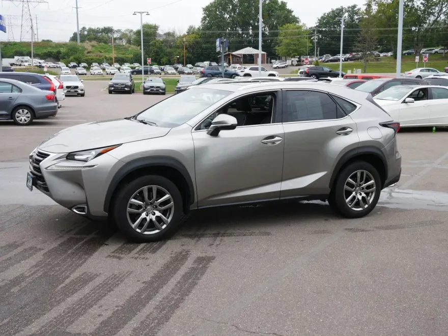 2016 Lexus NX 200t AWD photo 1