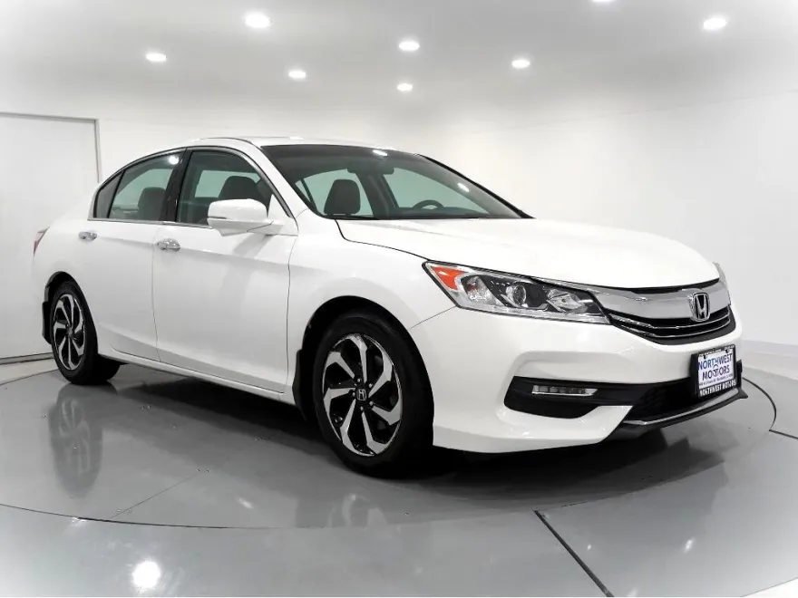 2017 Honda Accord EX-L V6 photo 1