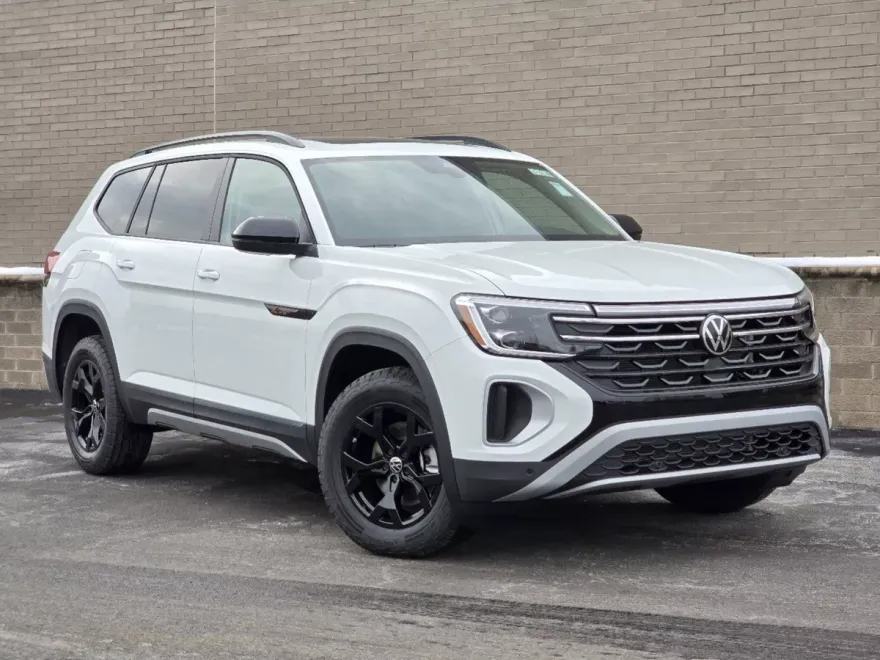 2025 Volkswagen Atlas Peak Edition SE photo 1