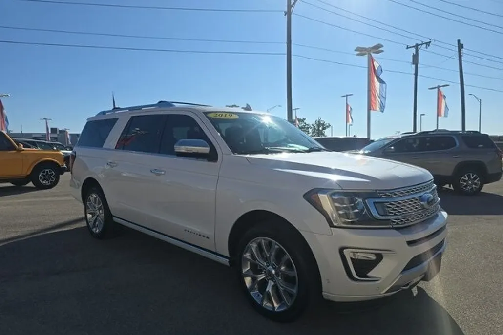 2019 Ford Expedition MAX Platinum photo 1