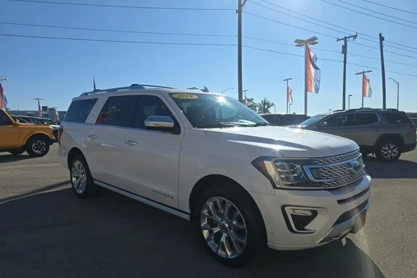 2019 Ford Expedition MAX Platinum photo 1