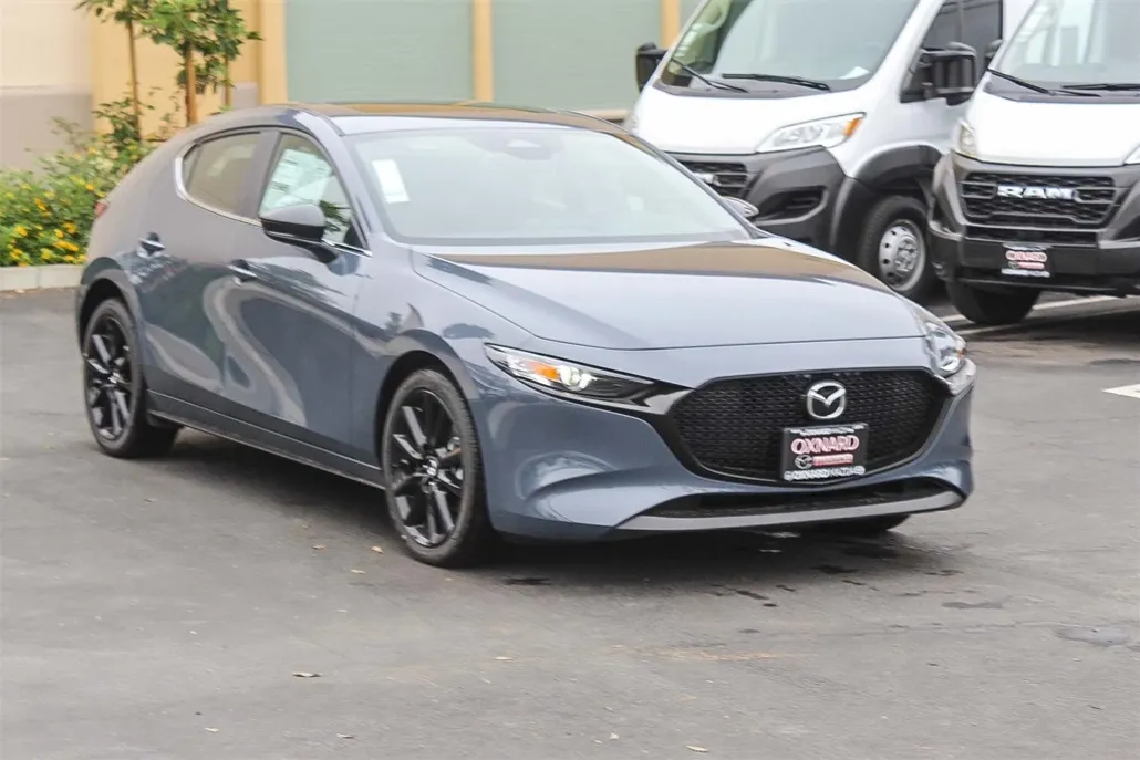 2025 Mazda Mazda3 2.5 s Carbon photo 1