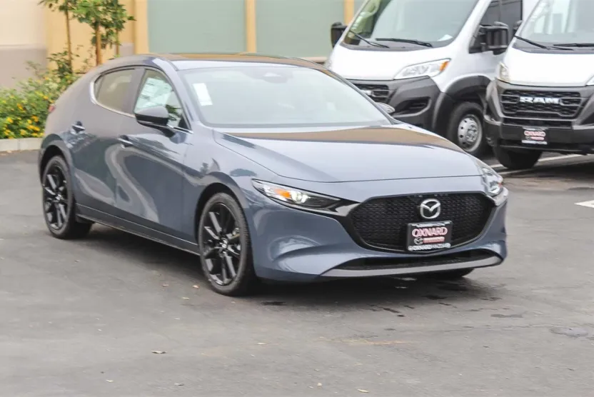 2025 Mazda Mazda3 2.5 s Carbon photo 1