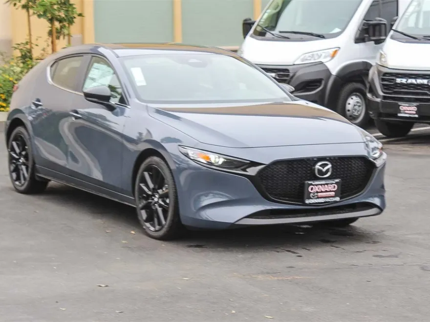 2025 Mazda Mazda3 2.5 s Carbon photo 1