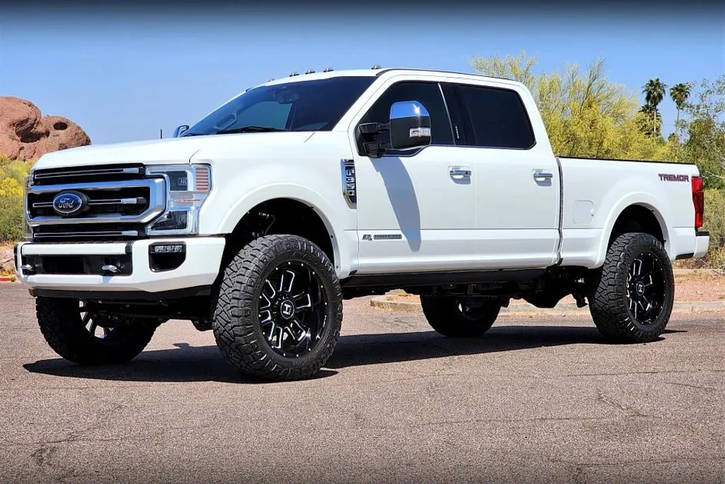2022 Ford F-350 Platinum photo 1