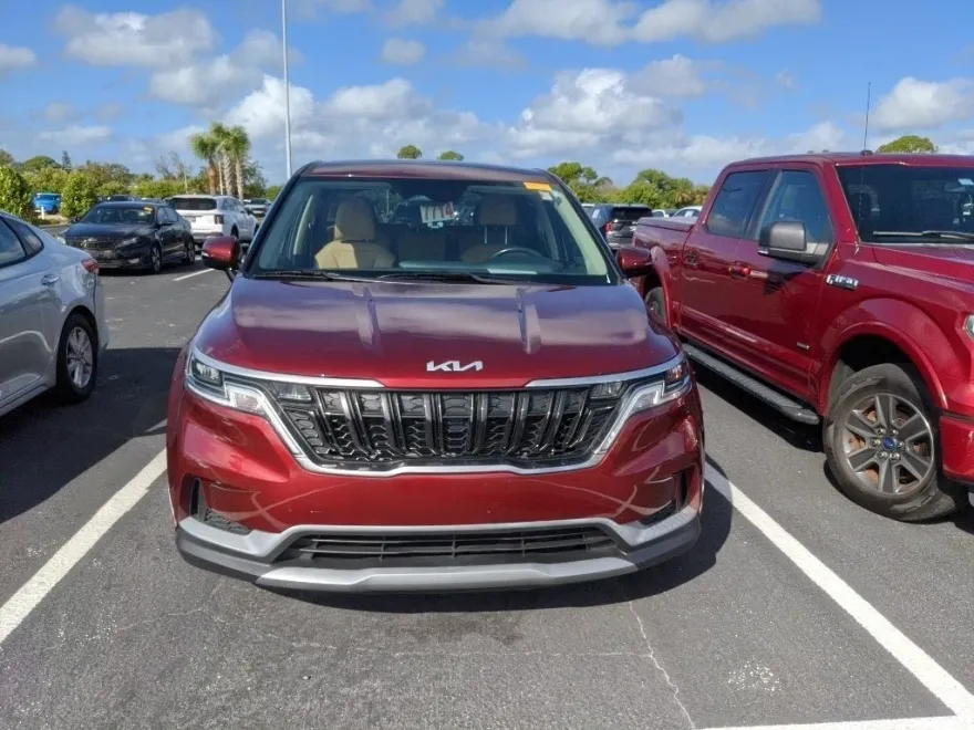 2024 Kia Carnival LX photo 1