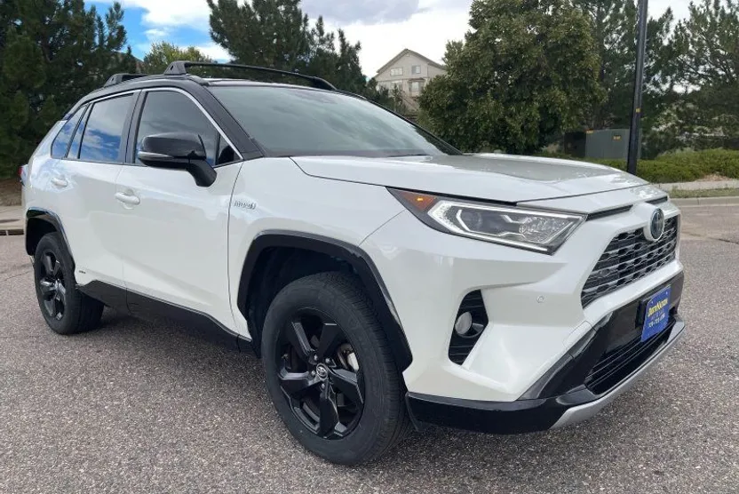 2019 Toyota RAV4 Hybrid XSE photo 1
