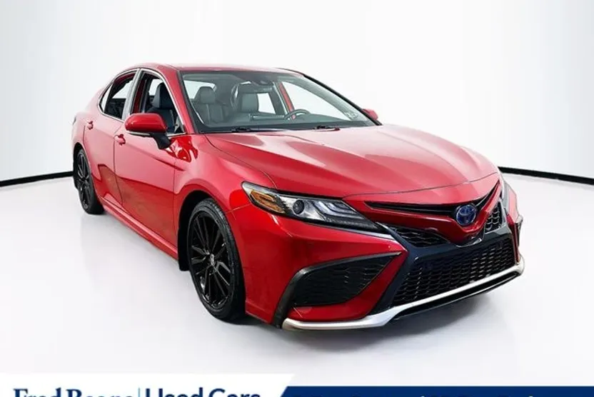 2023 Toyota Camry Hybrid XSE photo 1