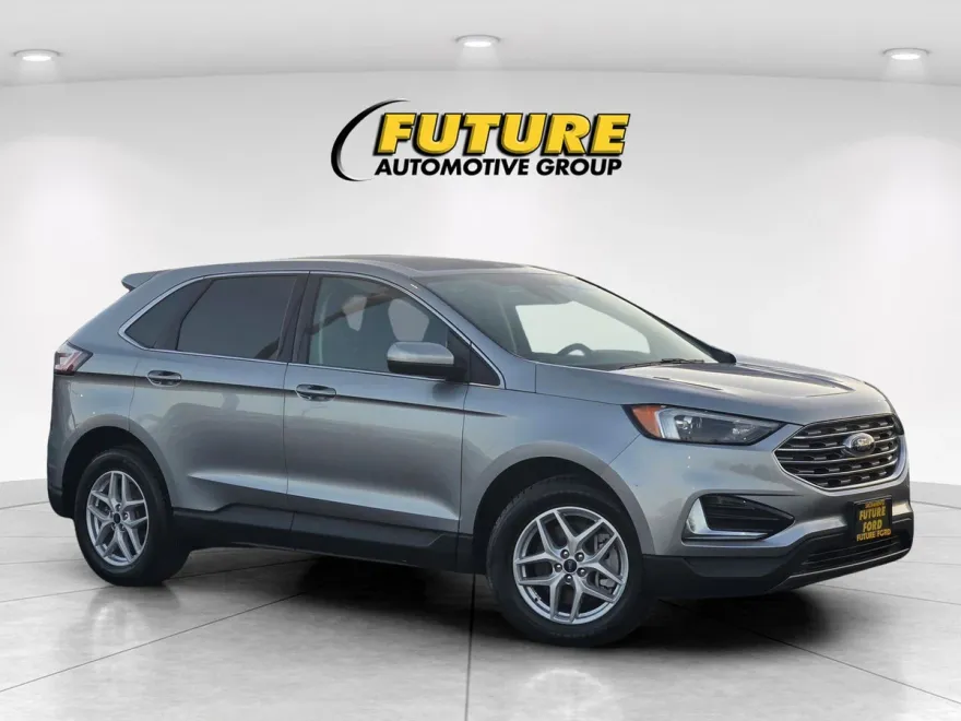 2022 Ford Edge SEL photo 1