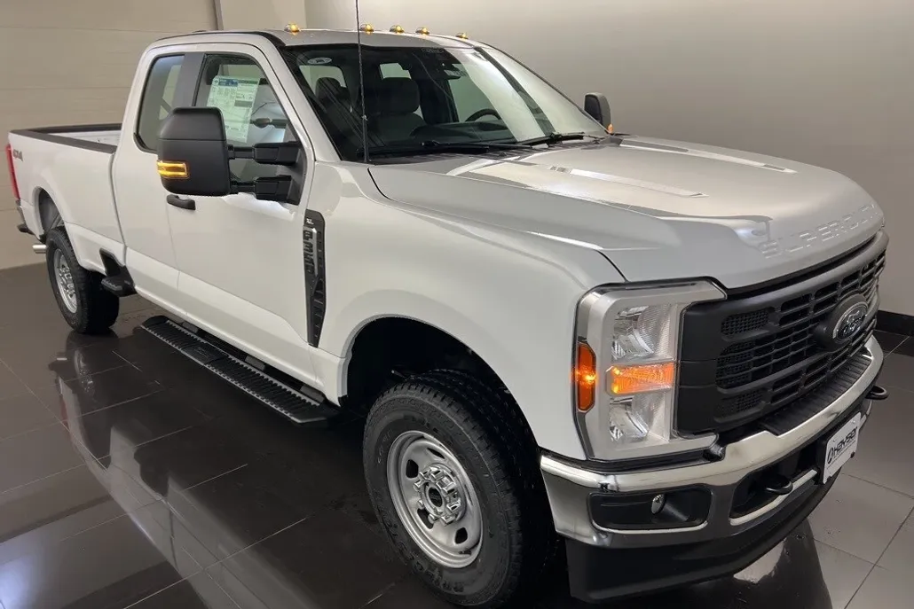 2025 Ford F-350 XL photo 1