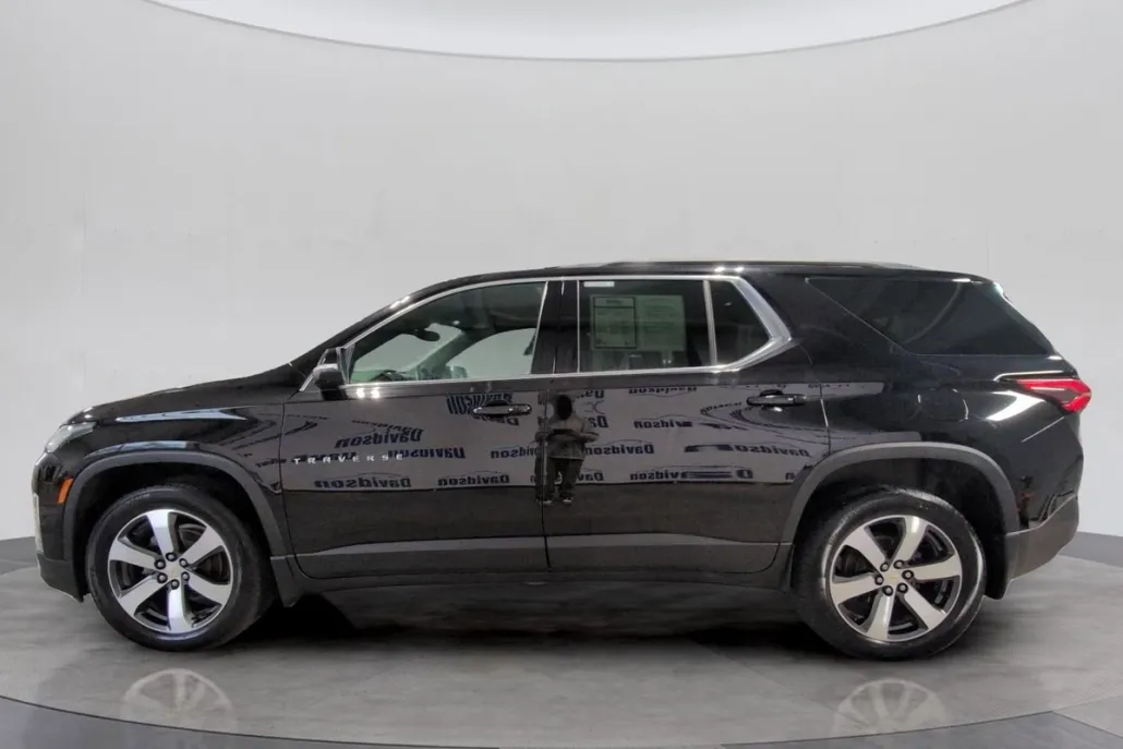 2022 Chevrolet Traverse Leather photo 1