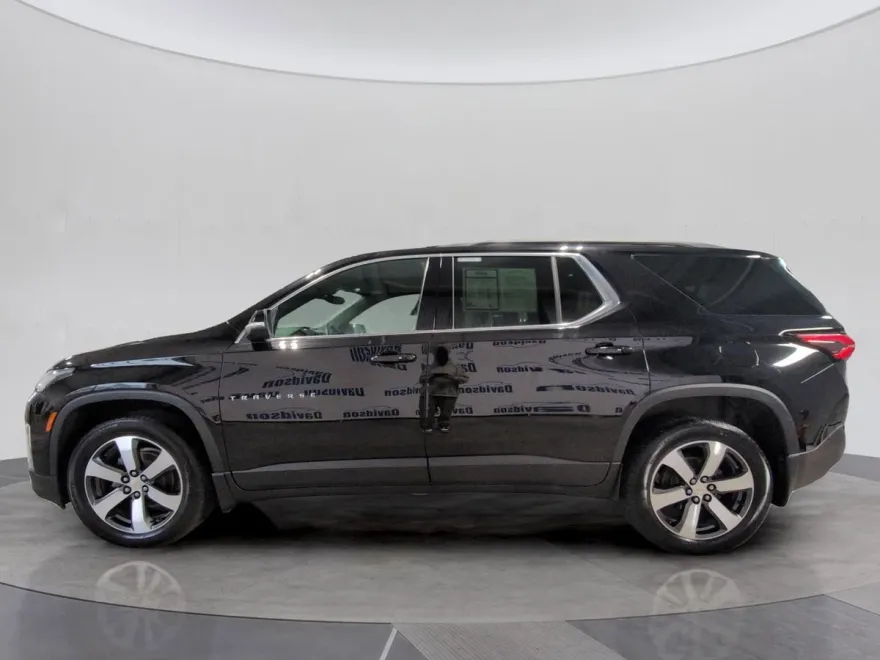 2022 Chevrolet Traverse Leather photo 1