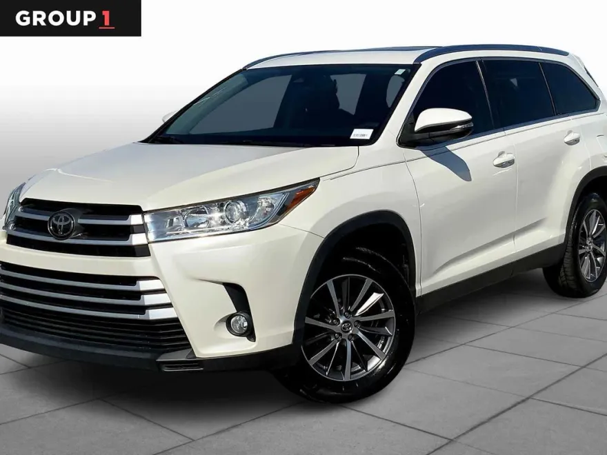 2019 Toyota Highlander XLE photo 1