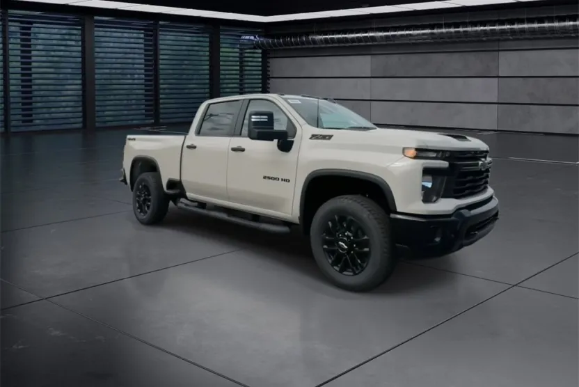 2026 Chevrolet Silverado 2500HD Custom photo 1