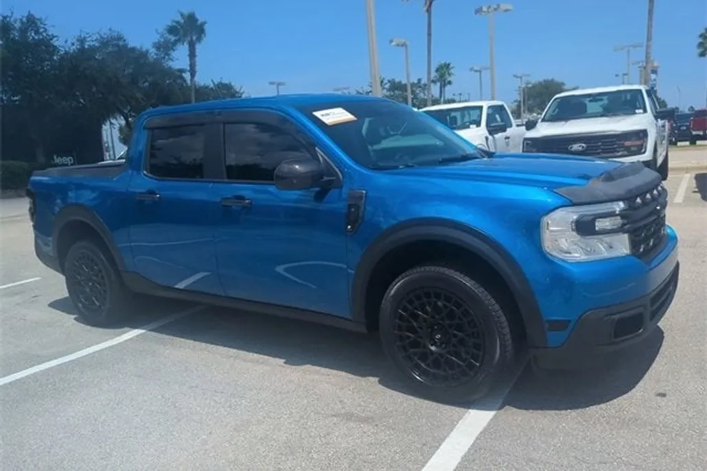 2022 Ford Maverick XL photo 1