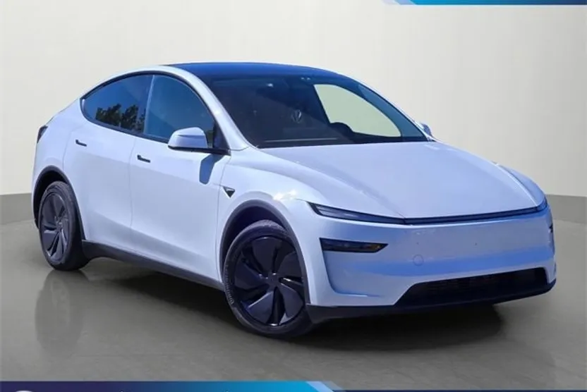 2026 Tesla Model Y Long Range photo 1