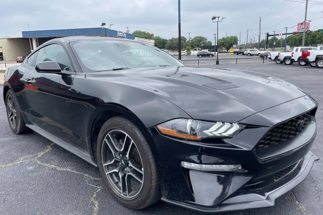 2022 Ford Mustang EcoBoost Premium photo 1