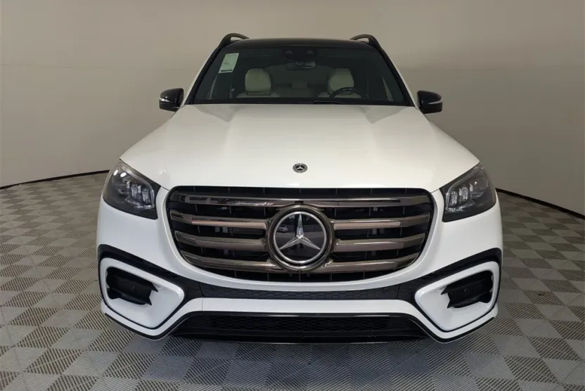 2026 Mercedes Benz GLS 580 4MATIC photo 1