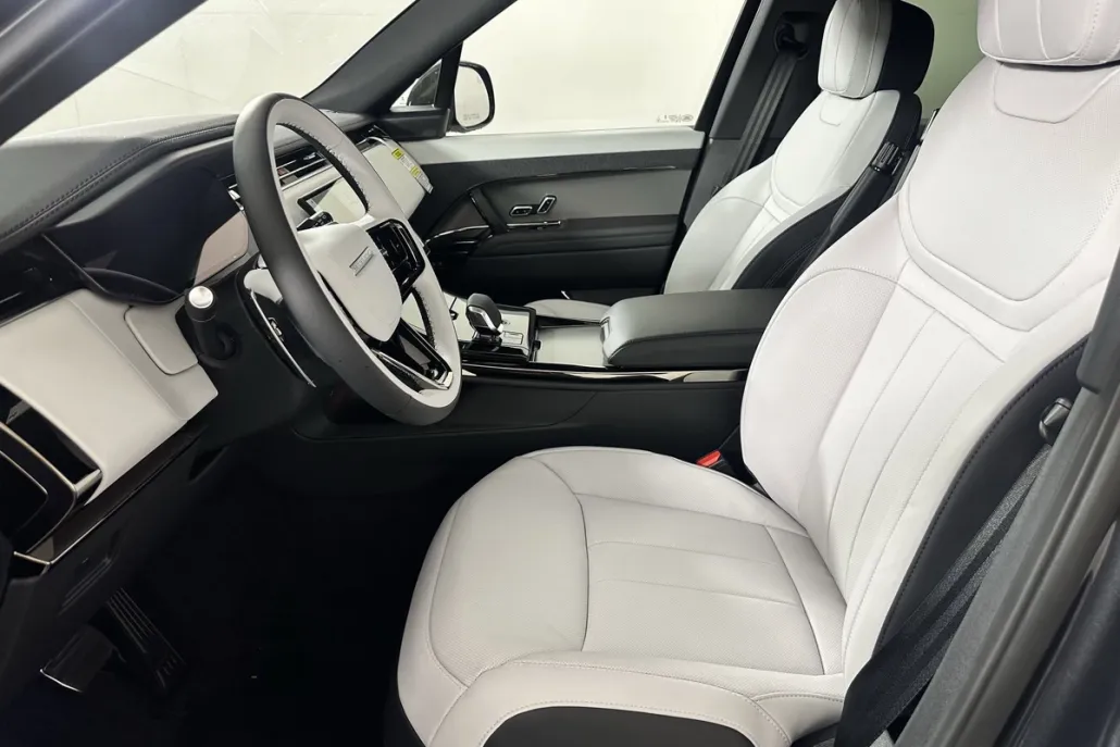 2025 Land Rover Range Rover Sport SE photo 1