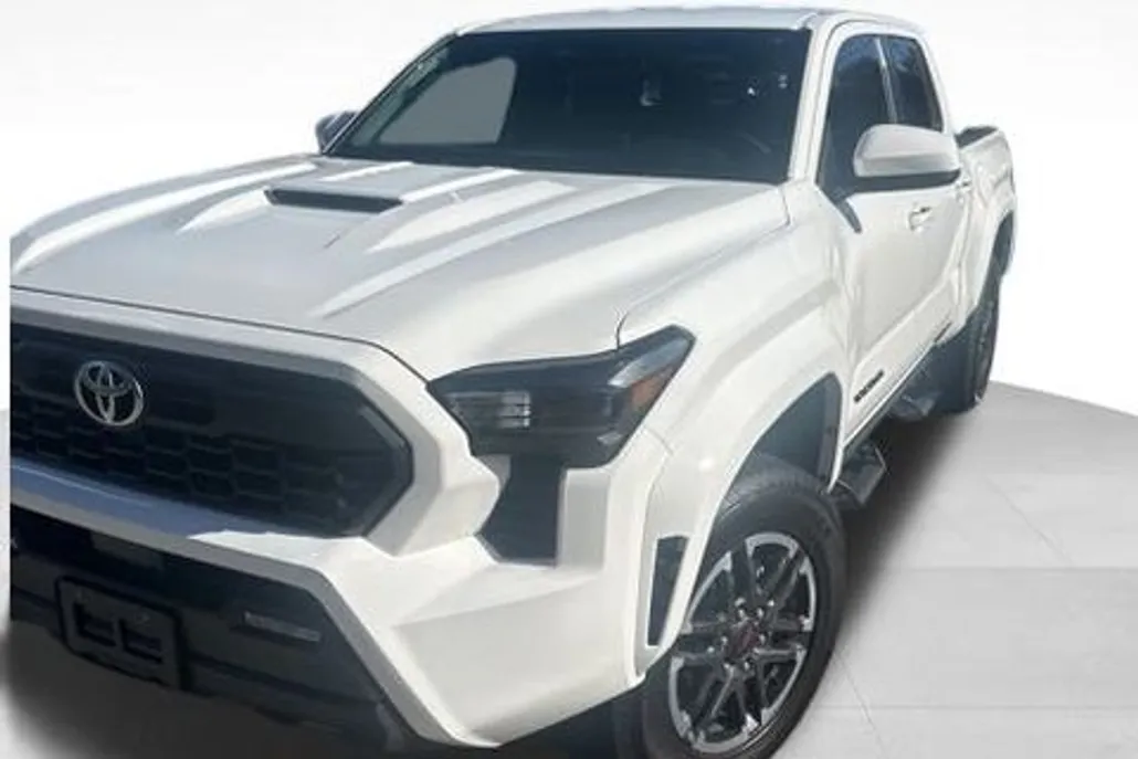 2025 Toyota Tacoma TRD Sport photo 1
