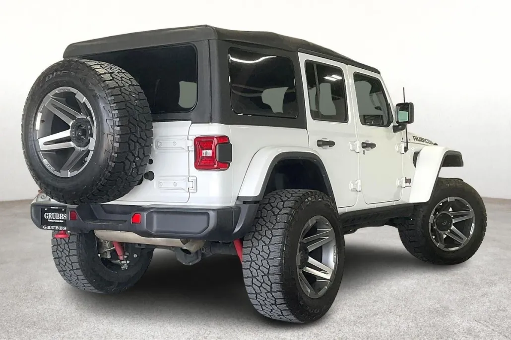 2023 Jeep Wrangler Rubicon photo 1