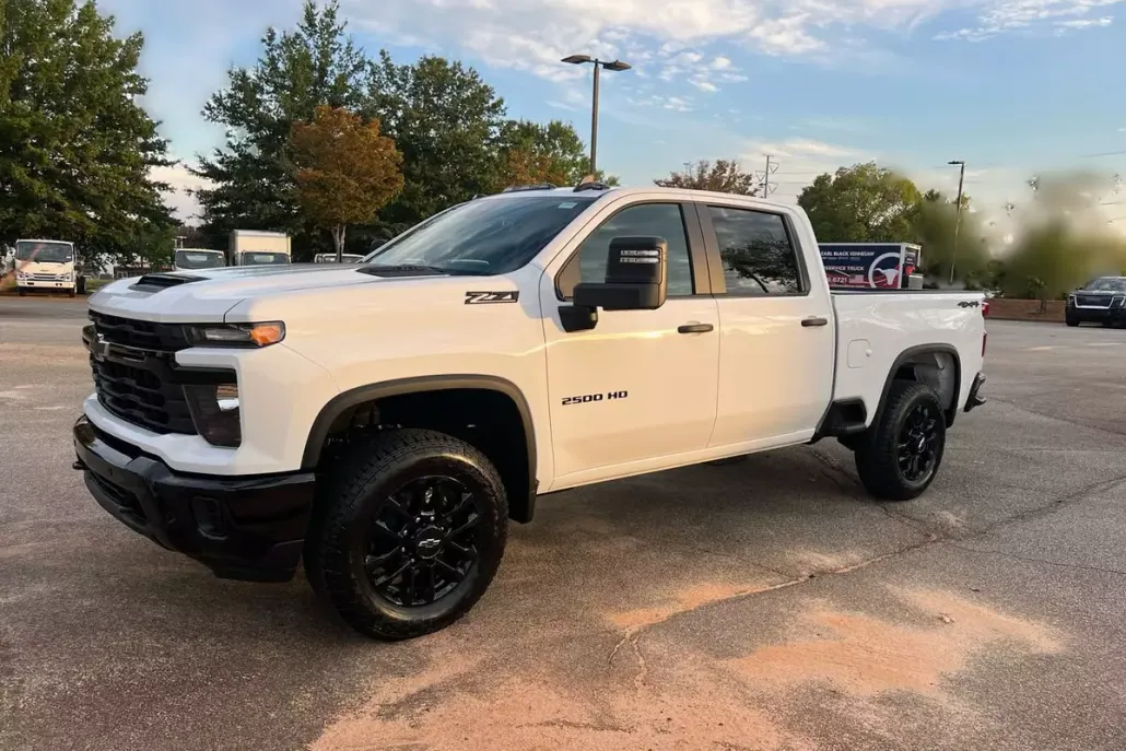 2026 Chevrolet Silverado 2500HD Custom photo 1