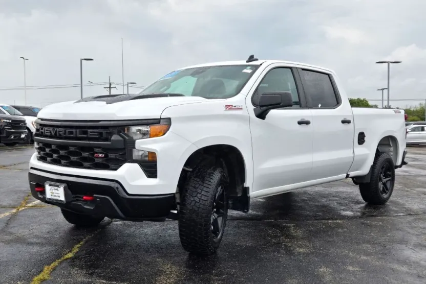 2023 Chevrolet Silverado 1500 Custom Trail Boss photo 1