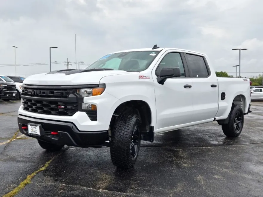 2023 Chevrolet Silverado 1500 Custom Trail Boss photo 1