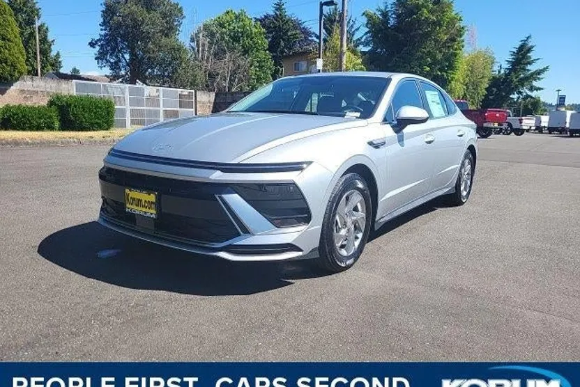 2025 Hyundai Sonata SE photo 1