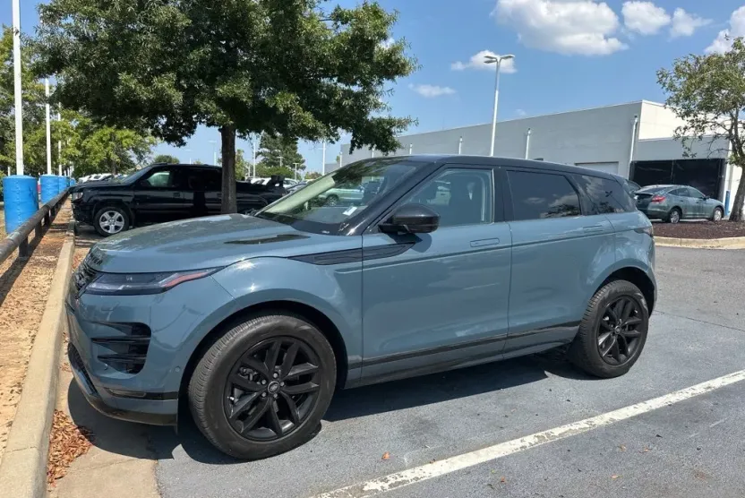2024 Land Rover Range Rover Evoque Dynamic SE photo 1