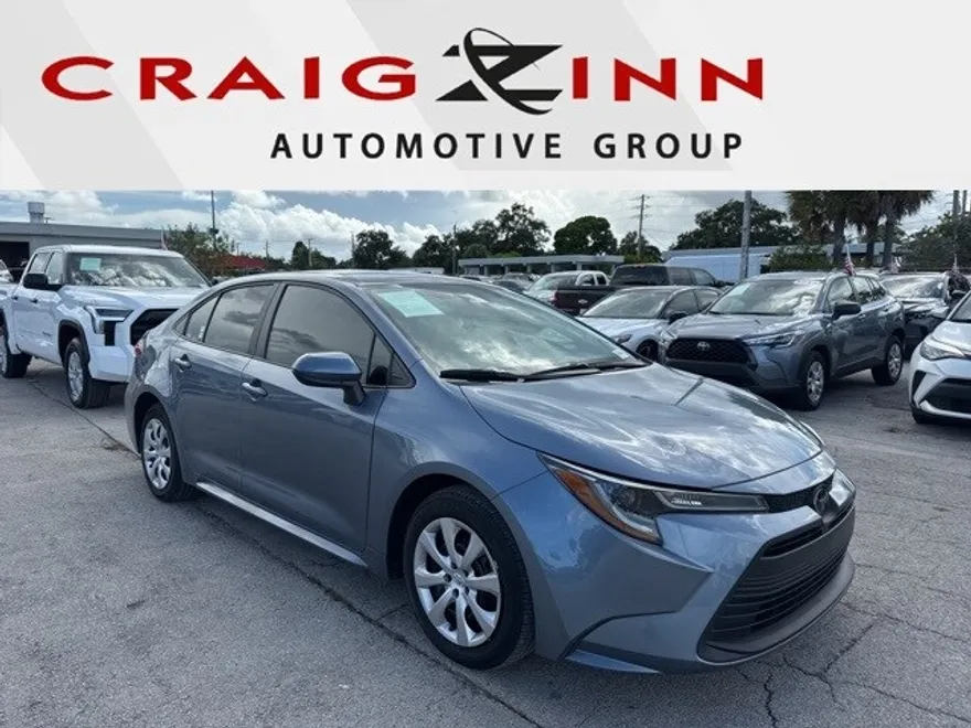 2024 Toyota Corolla LE photo 1