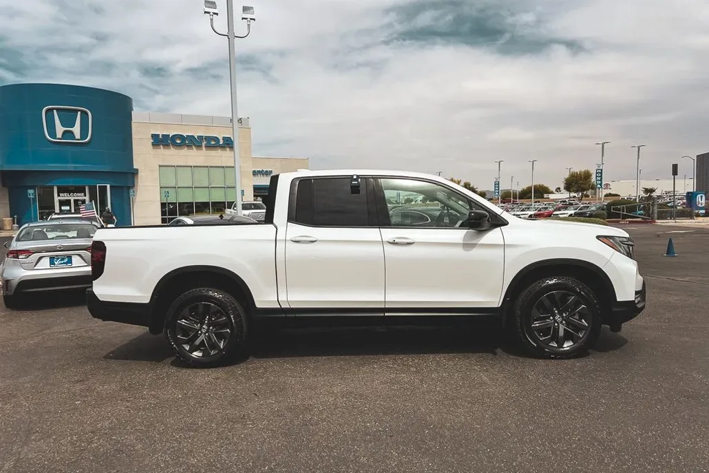 2025 Honda Ridgeline Sport photo 1