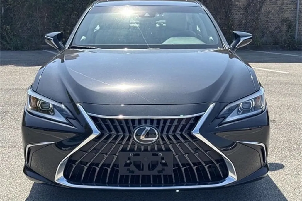 2025 Lexus ES 300h Base photo 1