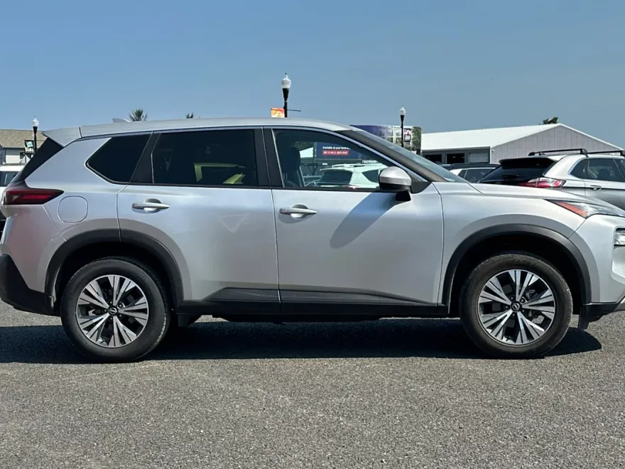 2023 Nissan Rogue SV photo 1