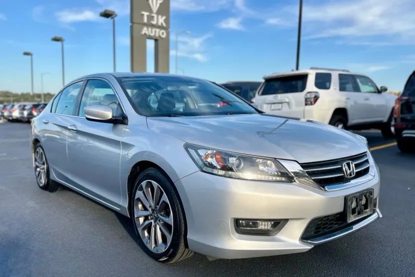 2015 Honda Accord Sport photo 1