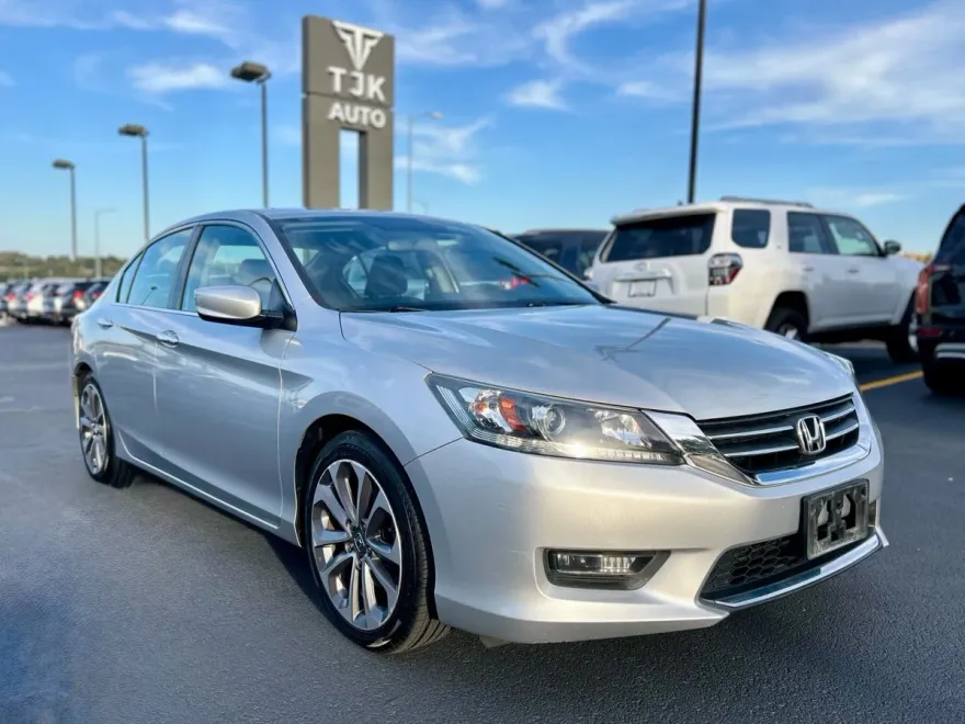 2015 Honda Accord Sport photo 1