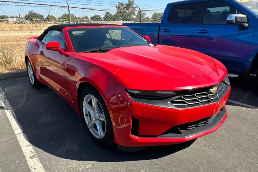 2023 Chevrolet Camaro 1LT photo 1