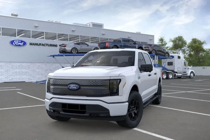 2025 Ford F-150 Lightning XLT photo 1