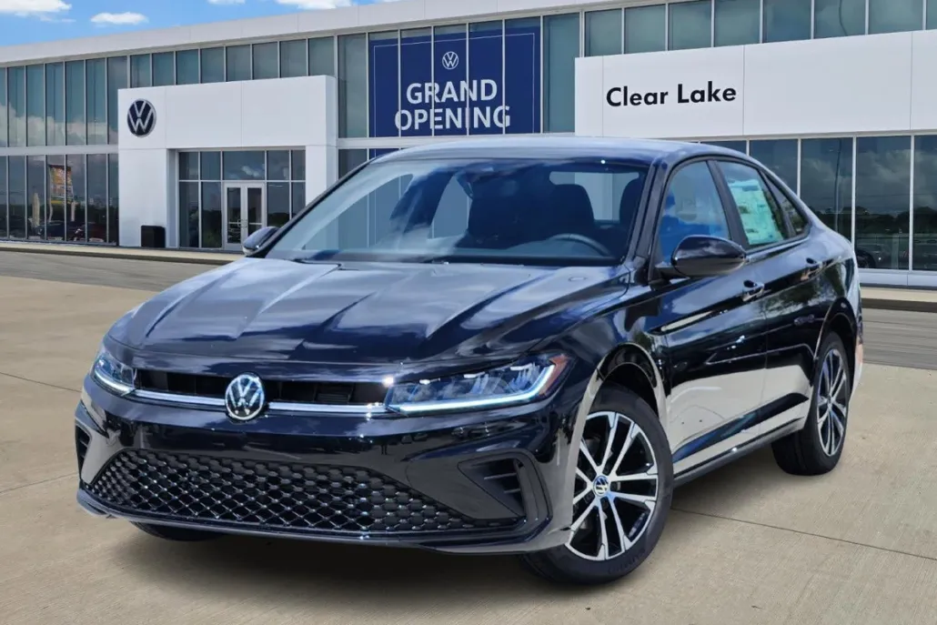 2025 Volkswagen Jetta Sport photo 1
