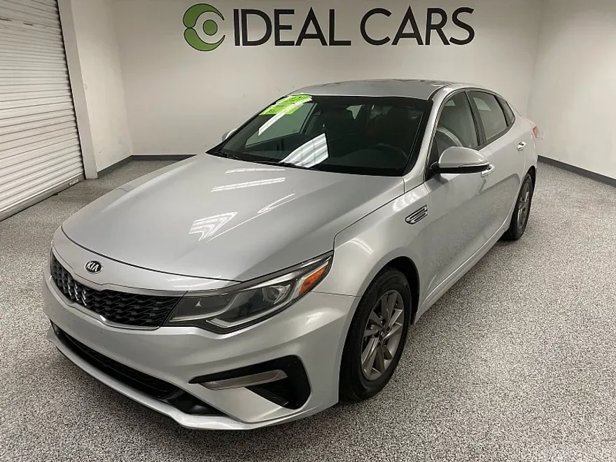 2020 Kia Optima LX photo 1