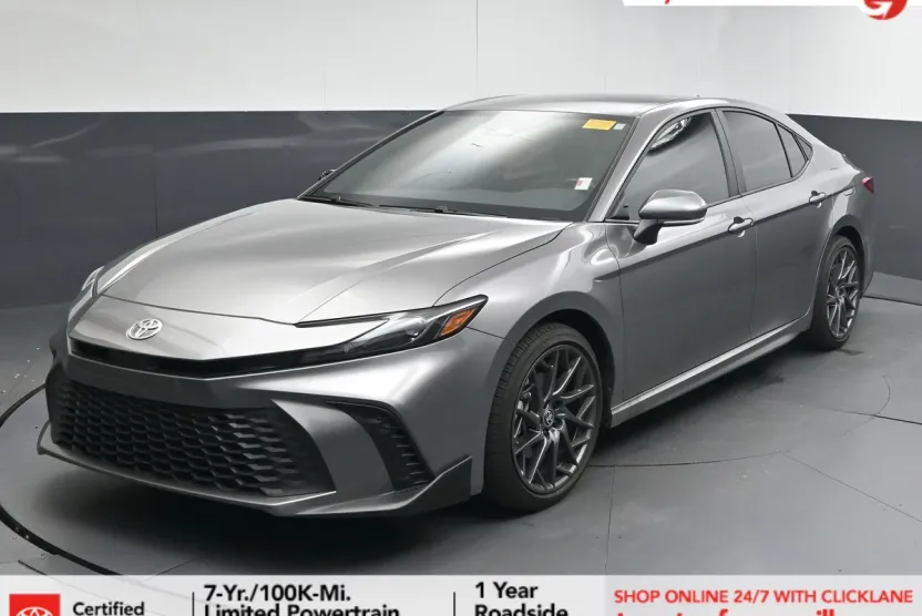 2025 Toyota Camry SE photo 1