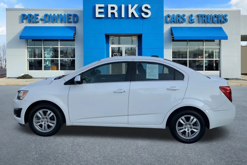 2015 Chevrolet Sonic LT photo 1