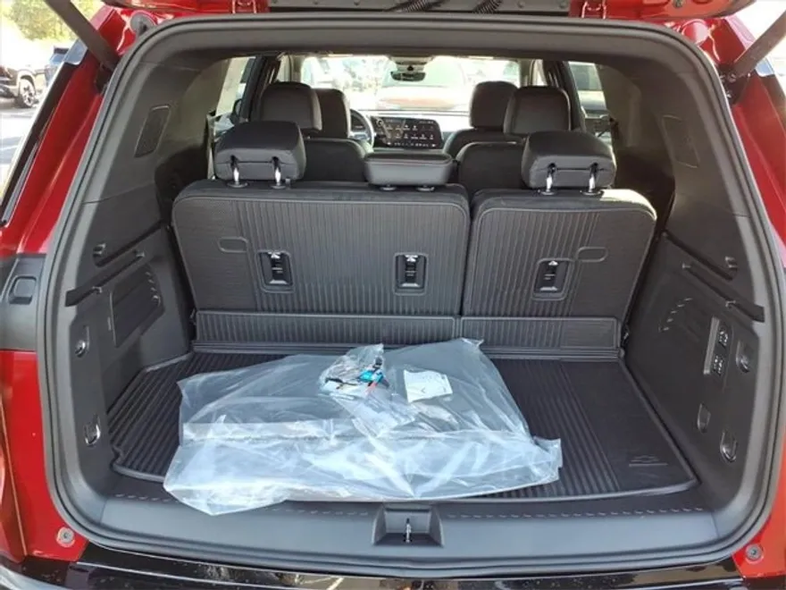 2026 Chevrolet Traverse High Country photo 1