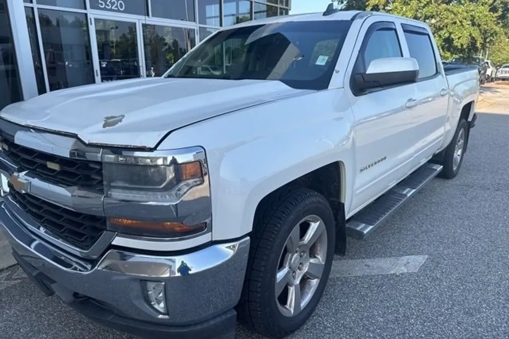 2016 Chevrolet Silverado 1500 LT photo 1