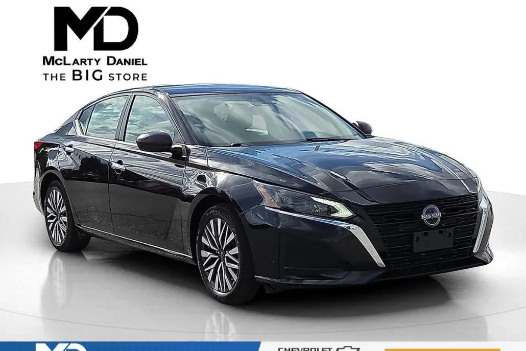 2024 Nissan Altima 2.5 SV photo 1