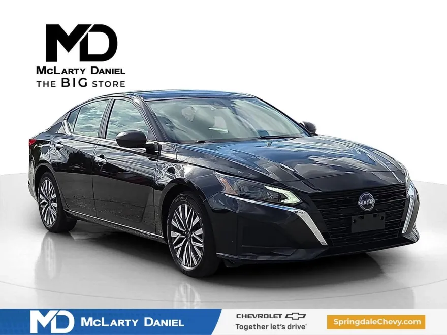 2024 Nissan Altima 2.5 SV photo 1