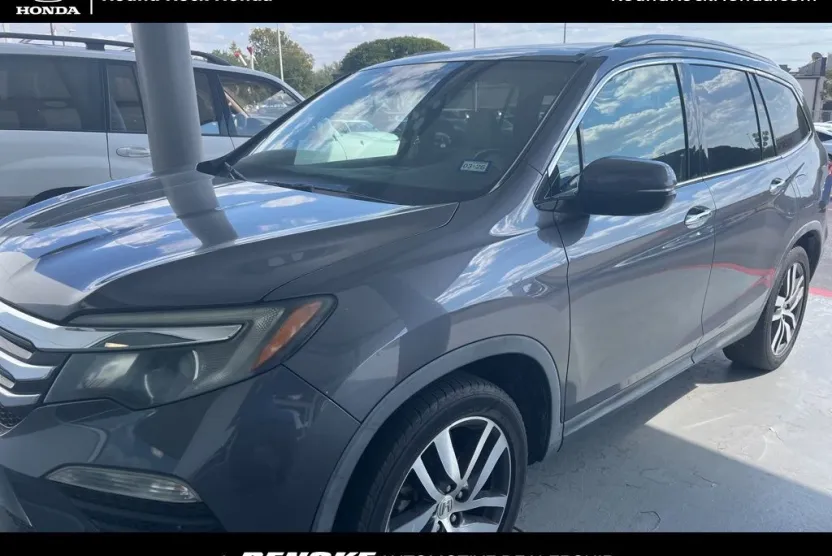 2017 Honda Pilot Touring photo 1