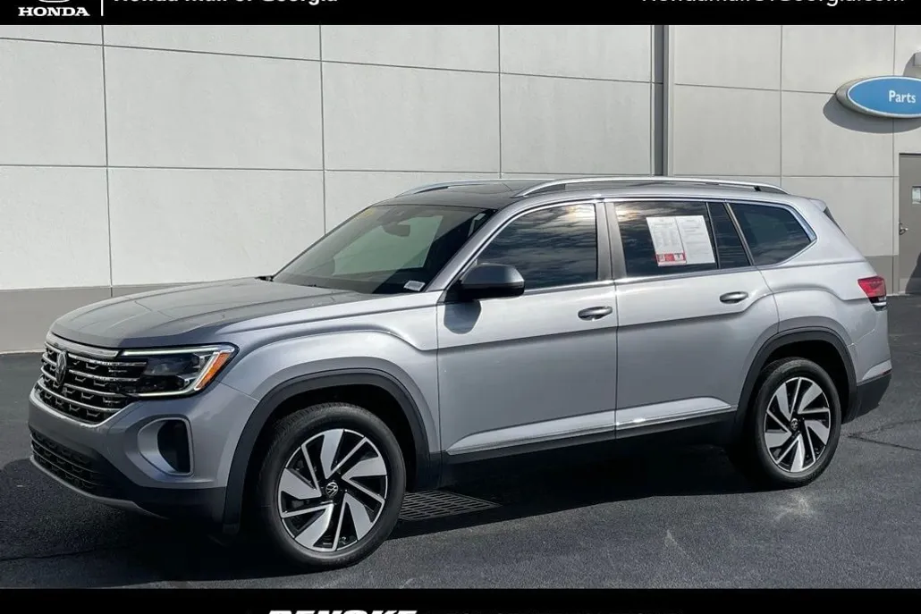 2024 Volkswagen Atlas SEL photo 1