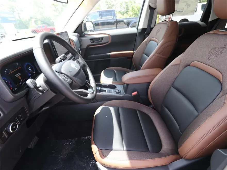 2025 Ford Bronco Sport Outer Banks photo 1